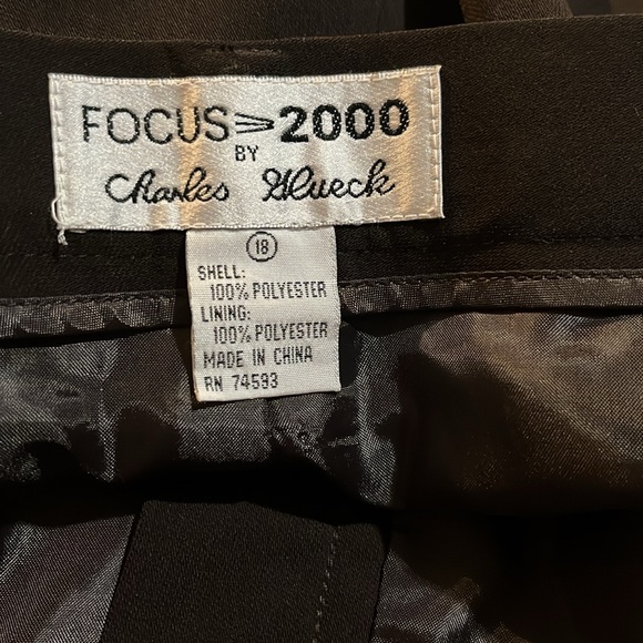 Classic Ladies Chocolate Brown Slacks Size 18 - Picture 3 of 3